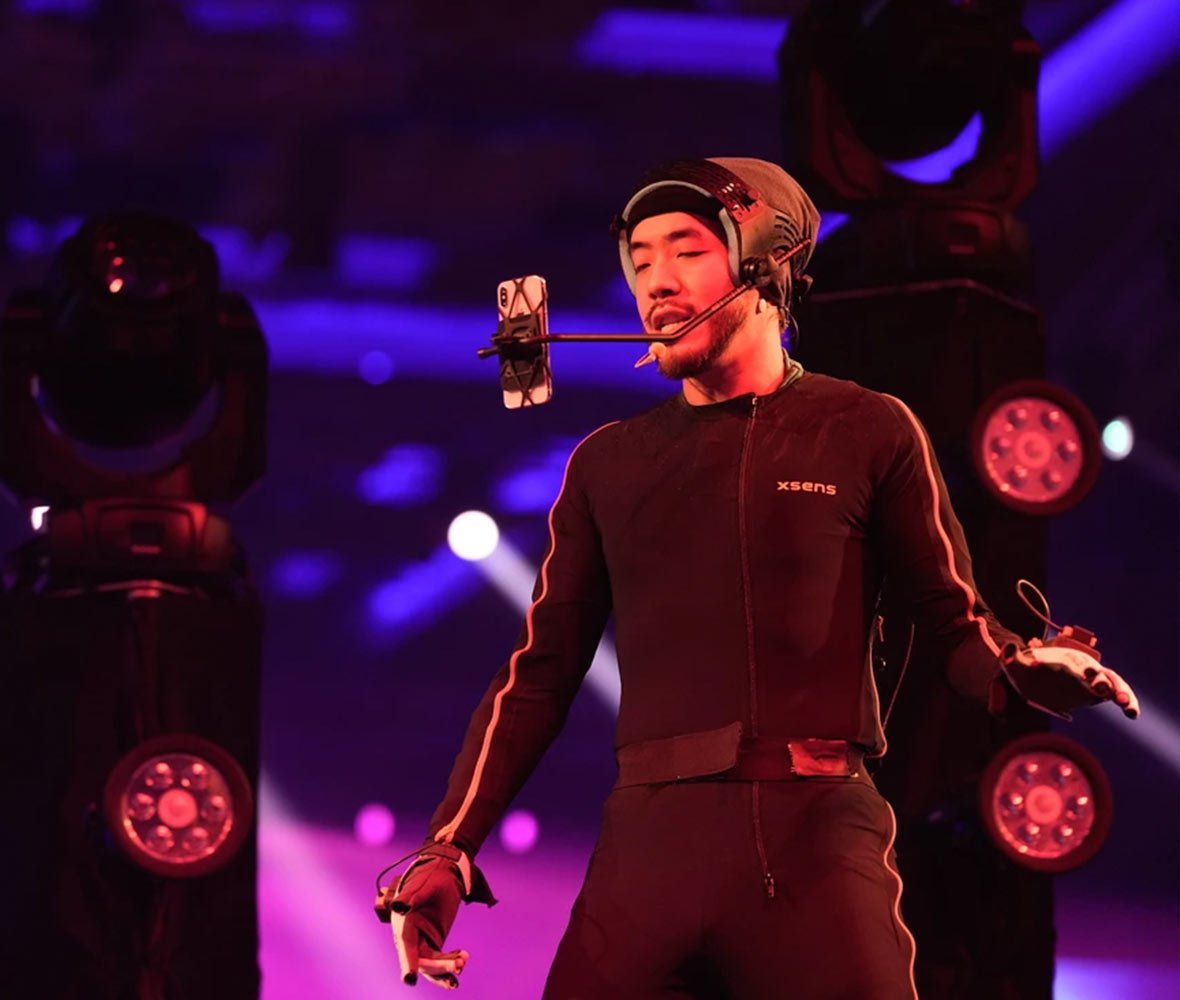 Singapore-rapper-ShiGGa-Shay-in-a-mixed-reality-performance-at-the-opening-ceremony-edited