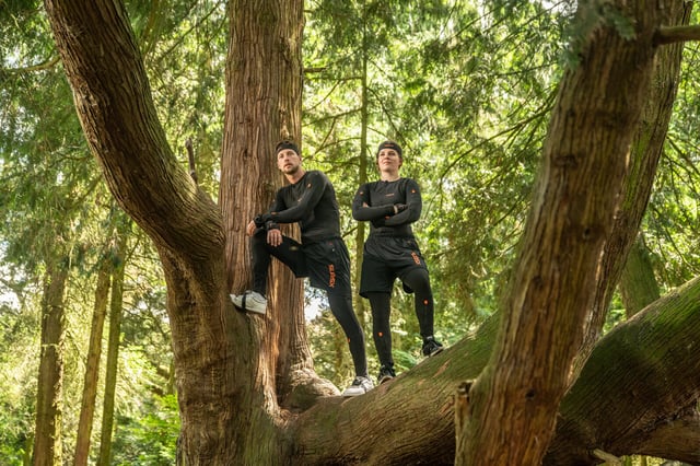 Mocap free runners clibming in trees